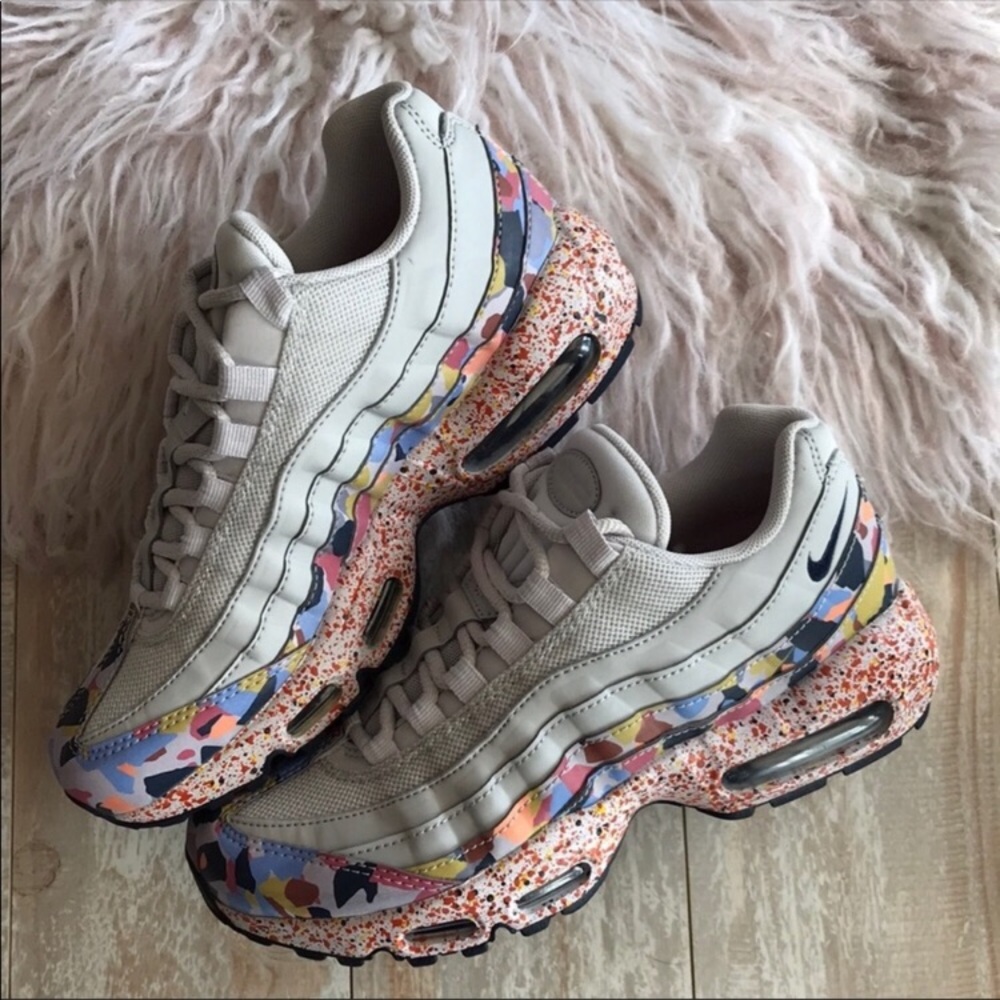 NIKE AIR MAX 90s PREMIUM RETRO NOT SELLING